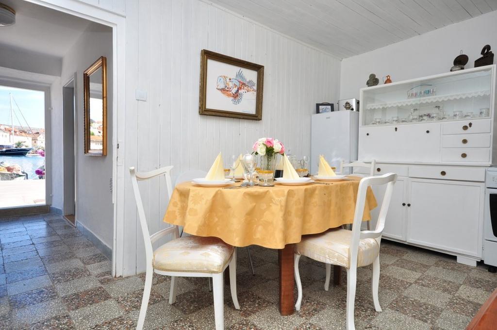 Holiday Home Gariful Милна Экстерьер фото